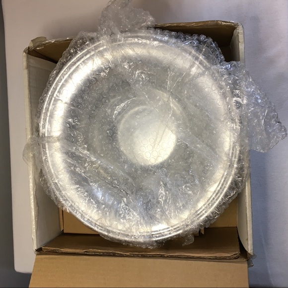New in Box Reed & Barton Arlington Metal Salad Bowl with Tongs - Picture 5 of 12
